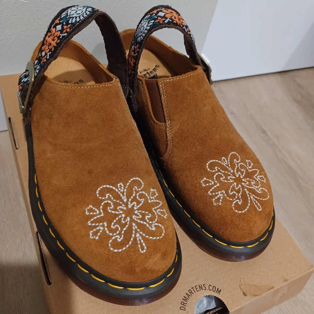 Dr. Martens Brown Isham Suede & Jacquard Mules (Womens 9/Mens 8) NWT - Picture 4 of 8